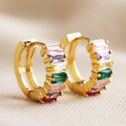 Roze en groene stokbroodkristallen Huggie Hoop Oorbellen